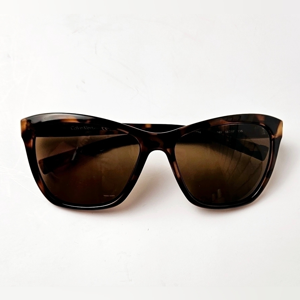 Calvin Klein Tortoise Wayfarer Sunglasses Brown Gradient Designer Eyewear